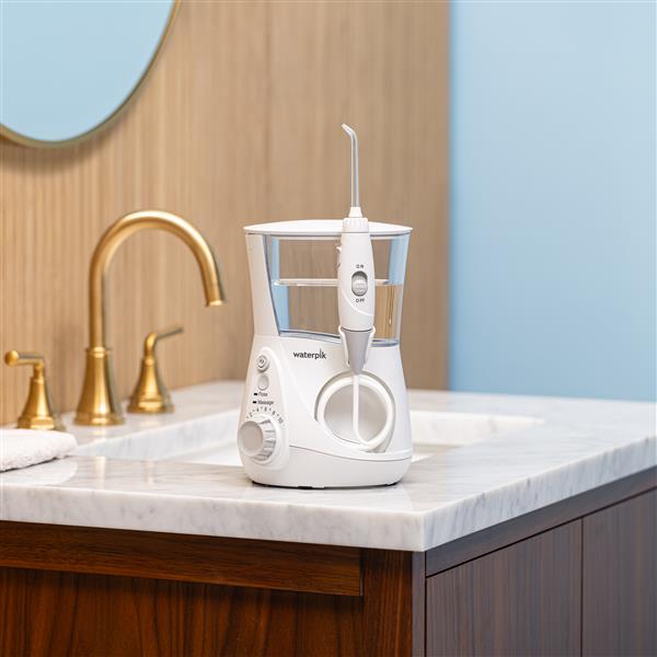 White Aquarius™ Water Flosser – White (WP-660) - Image 6