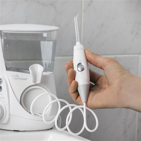 White Aquarius™ Professional Water Flosser – White (WP-670) - Image 3