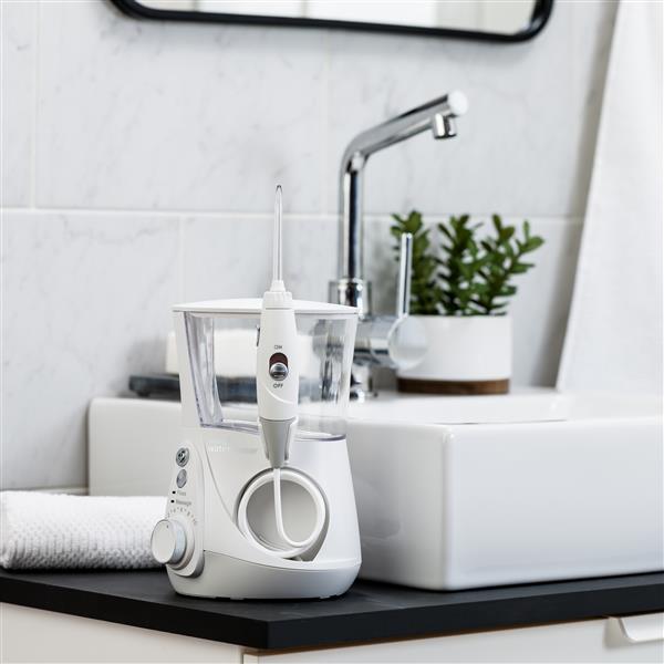 White Aquarius™ Professional Water Flosser – White (WP-670) - Image 4